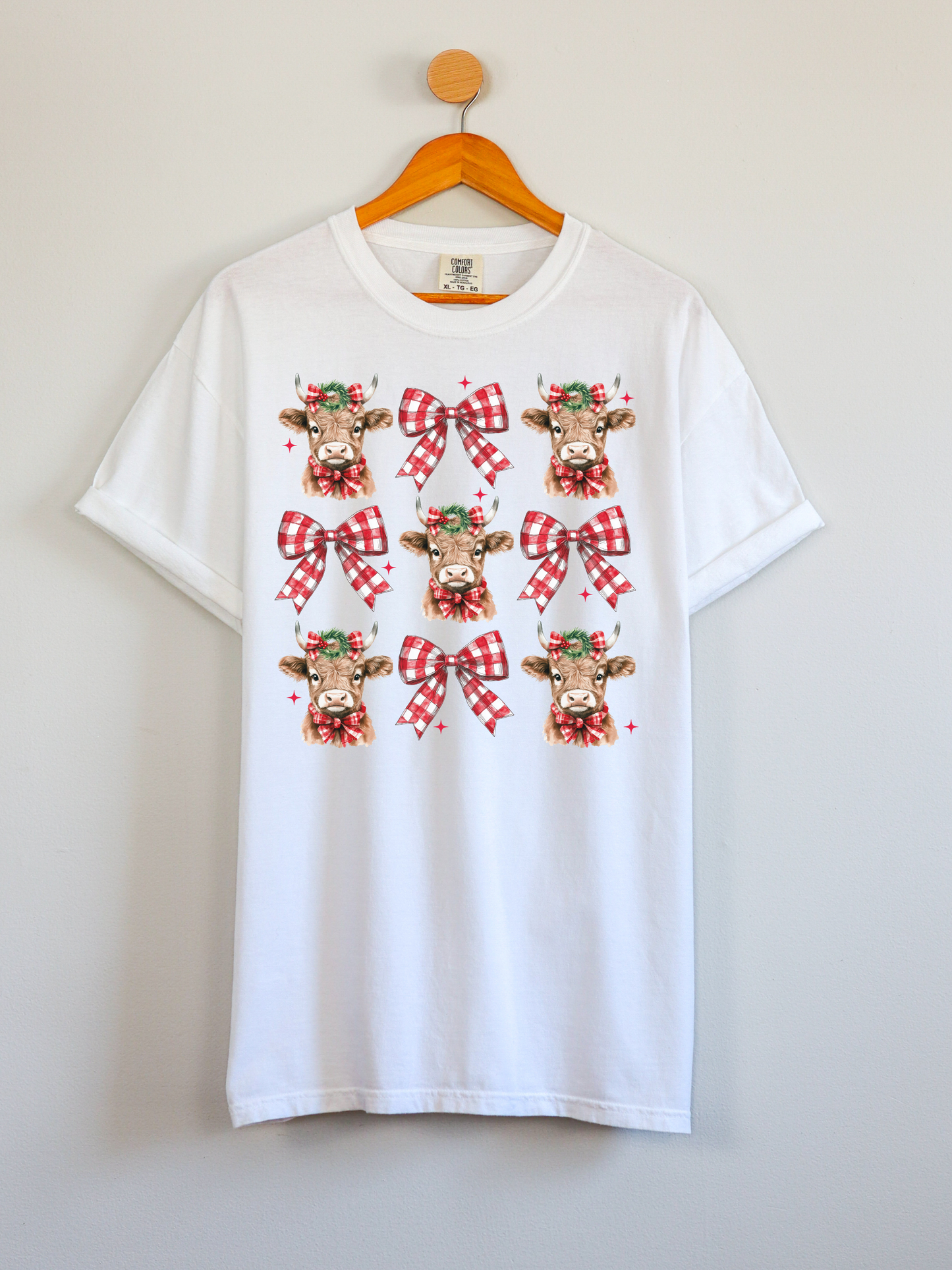 Howdy Cow Christmas- T-Shirt